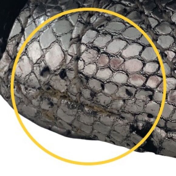 Marc Jacobs Quilted Leather Snakeskin Animal Print Embossed Studded Silver Bag - Picture 10 of 12